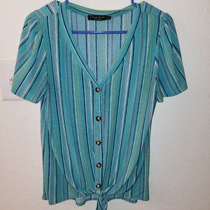 Knapp Studio- Blouse T-shirt Size Medium Vneck